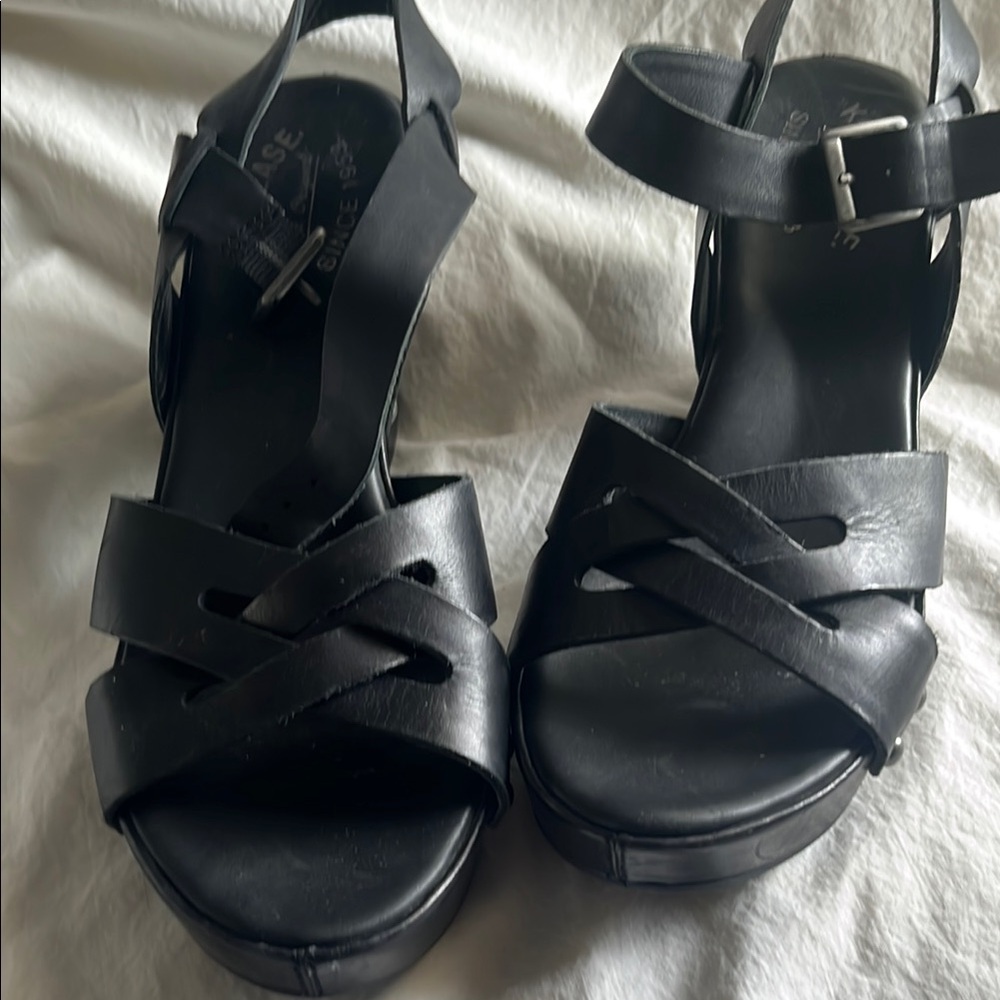 Black Chunky Platform Sandals with Strappy Design Kork Ease